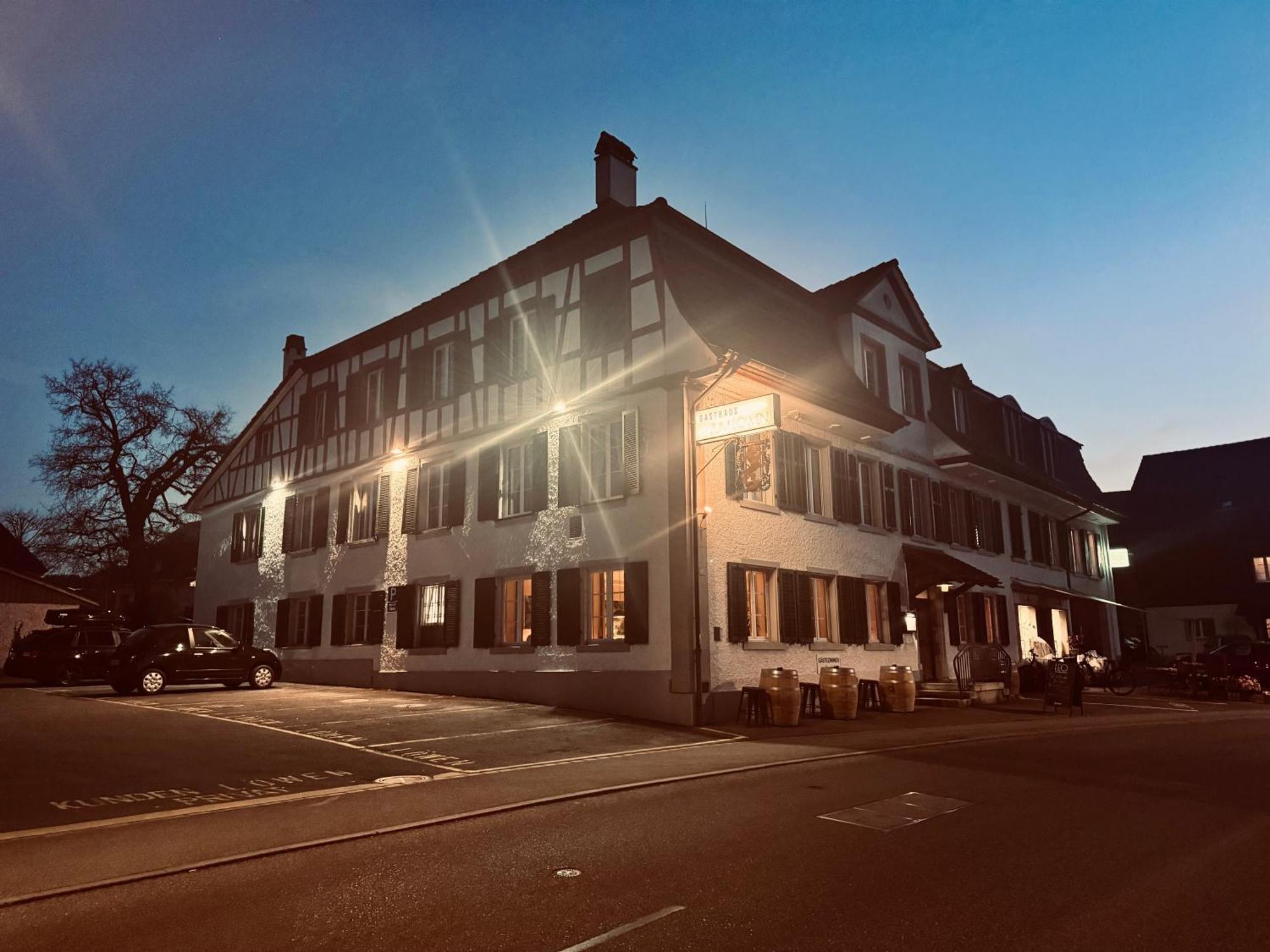 Gasthaus Zum Loewen Neftenbach Esterno foto