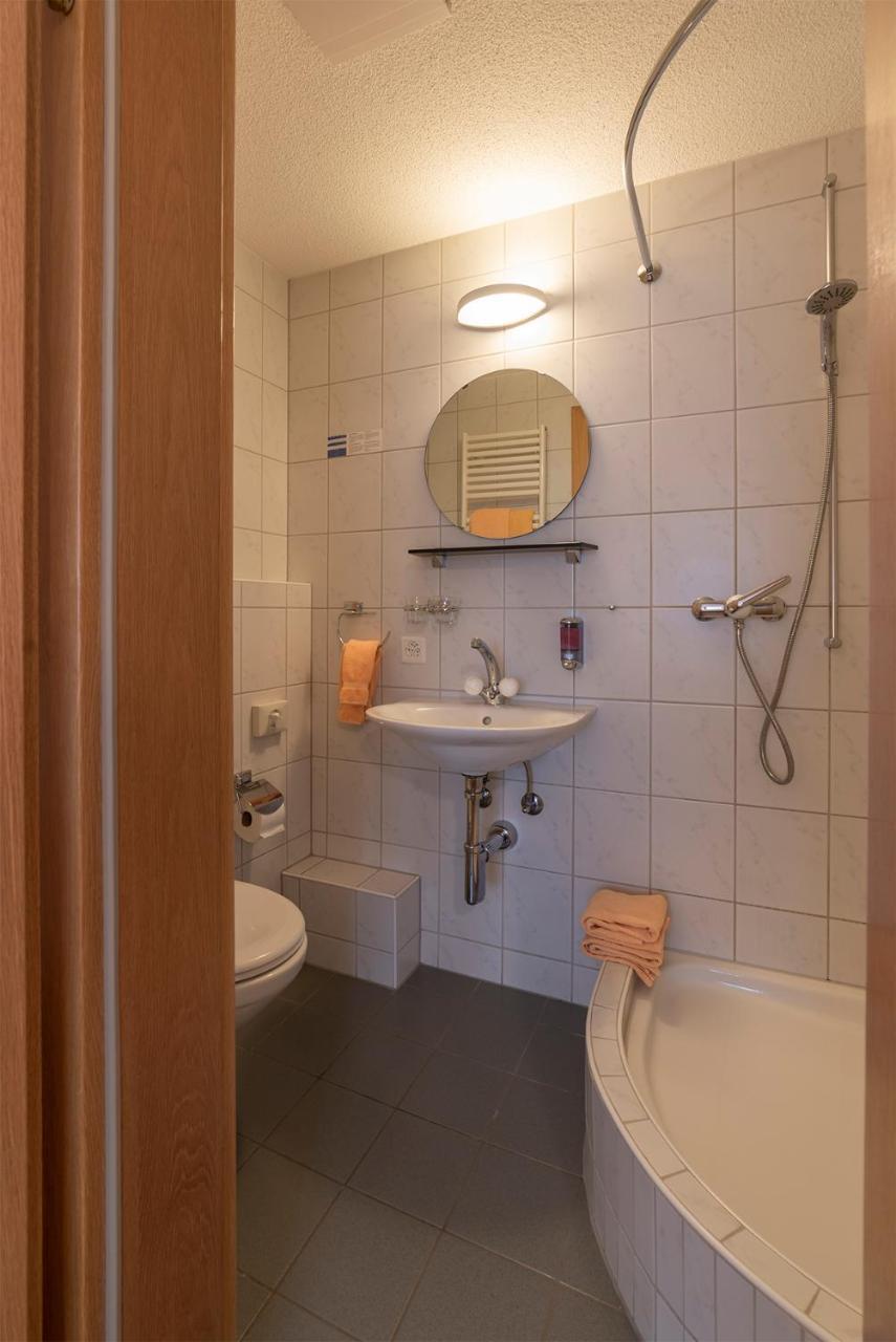Gasthaus Zum Loewen Neftenbach Esterno foto